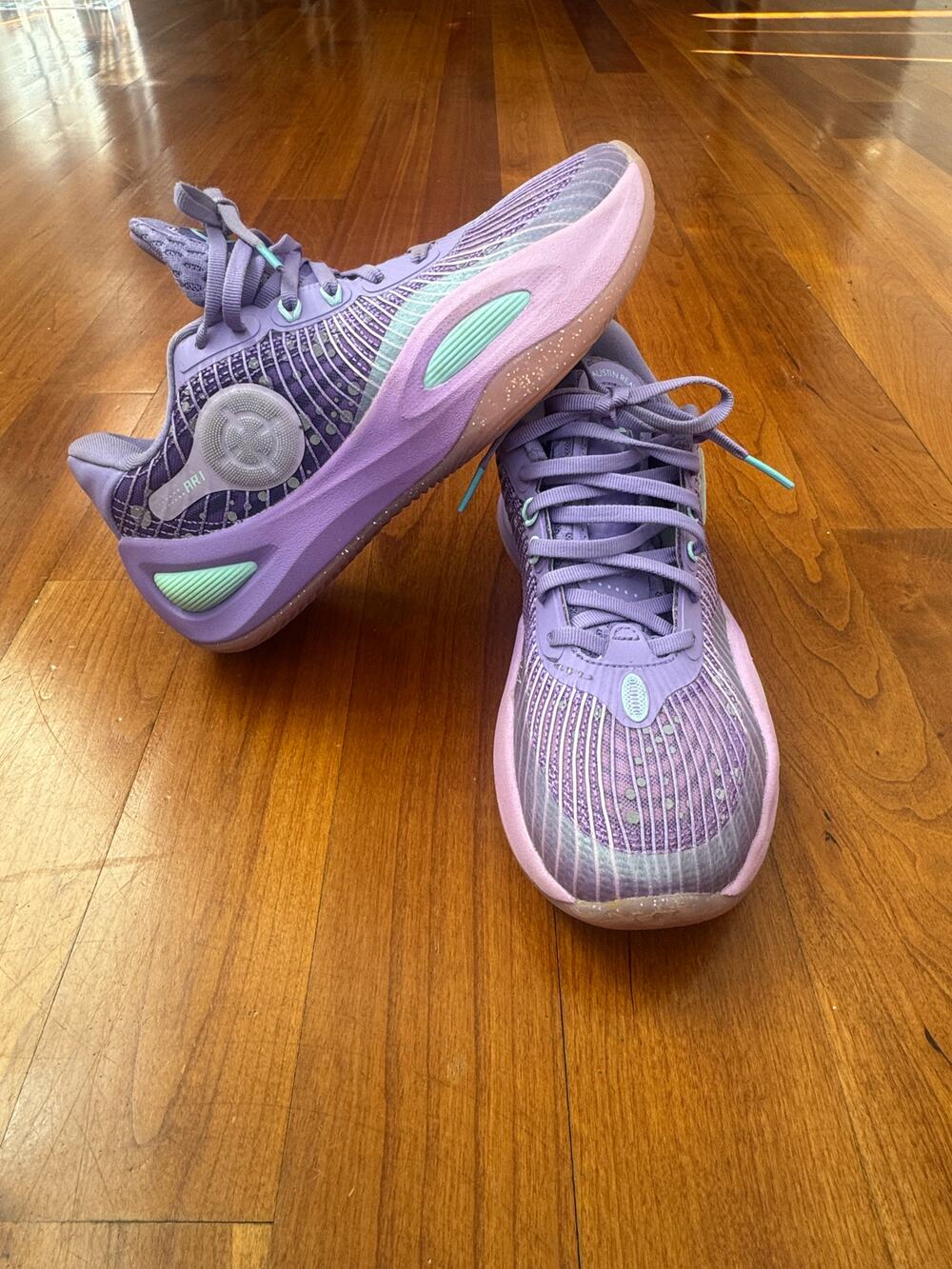 Rigorer AR1 "Northern Lights" (Austin Reaves Signature Shoe)  Lavender Size 6.5